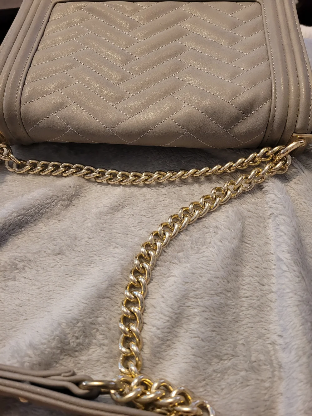BCBG Paris Gray Taupe Quilted Shoulder Bag Gold Chain Purse